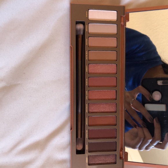 2 for $40 - Naked Heat Palette - Picture 3 of 4